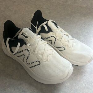 NWT * New Balance Sea Salt & Black Fresh Foam Roav Sneaker Size 7.5